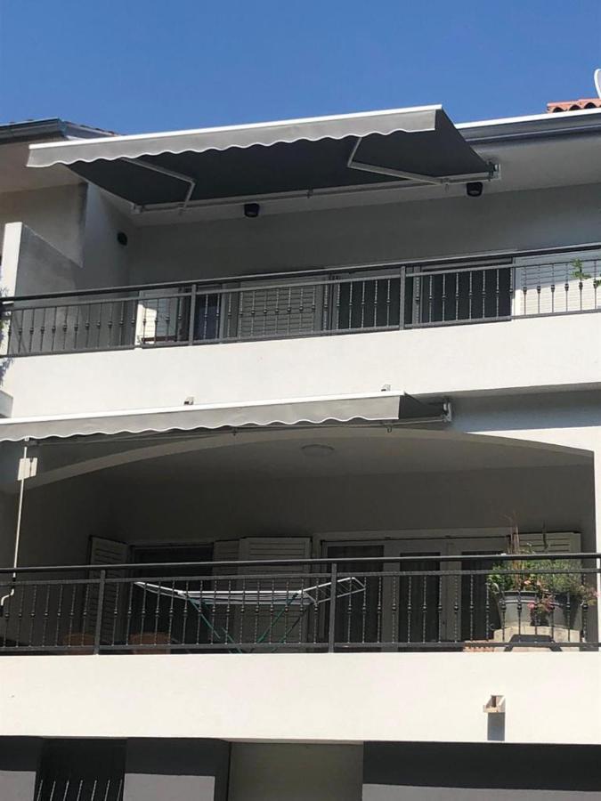 Apartment Lena Чизичі Екстер'єр фото