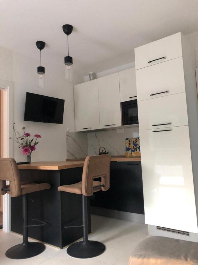 Apartment Lena Чизичі Екстер'єр фото